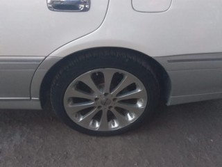 Продам литье с резиной 225/45R18, Владивосток