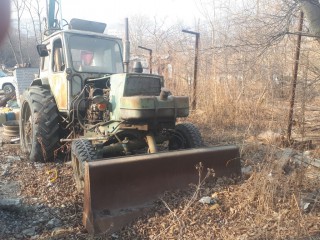 Продам экскаватор МТЗ-82, Владивосток